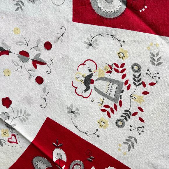 Red & white cotton tablecloth Pennsylvania Dutch motif mid century minor FLAWS - Picture 5 of 10